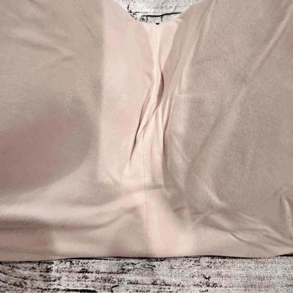 Torrid Light Pink/Cream Seamless Wireless Bra with Adjustable Straps Size 40DD